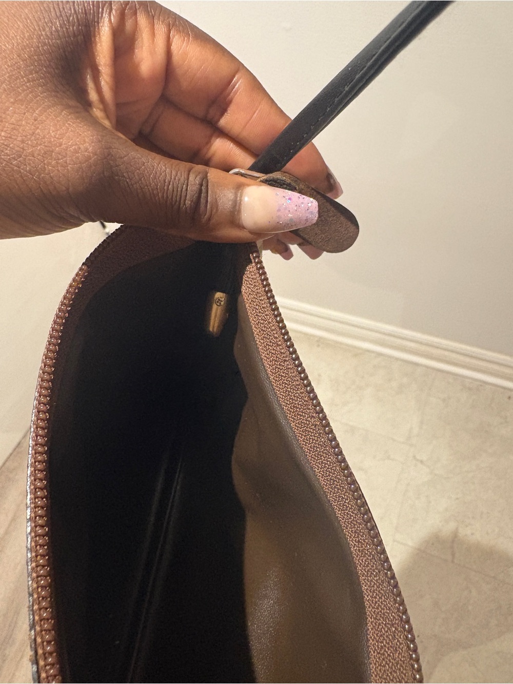Authentic Check Burberry Vintage Pouch - Picture 3 of 7